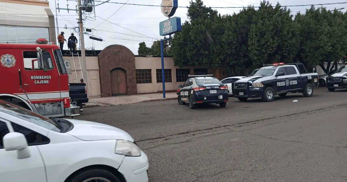 Encuentran a hombre sin vida en techo de conocido bar de Obregón