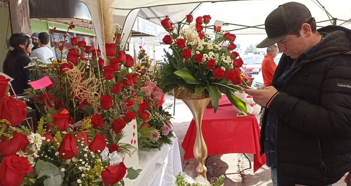 El amor revive las ventas en comercios del centro de Navojoa