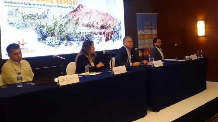 Integrantes de Hermosillo ¿Cómo vamos? muestran los resultados de la encuesta. (Foto: Germán Contreras/EXPRESO)