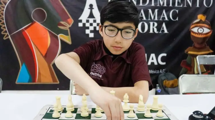 Raúl Moisés Cárdenas Armenta, joven ajedrecista de Nogales. (Foto: Especial/EXPRESO)