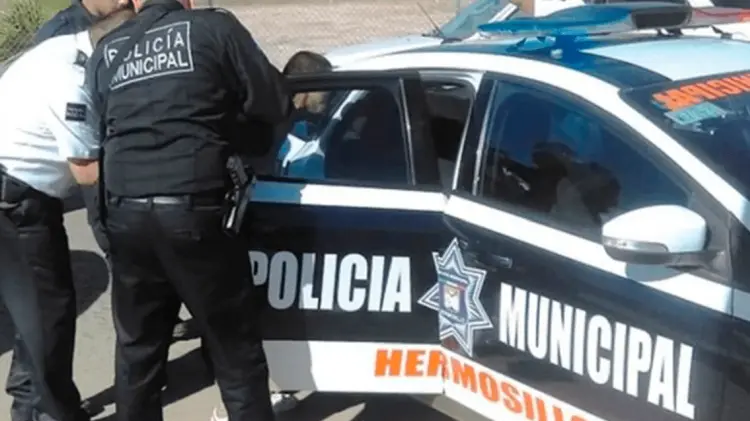 Ambos sujetos y el narcótico fueron presentados ante la autoridad correspondiente. (Foto: Ilustrativa)