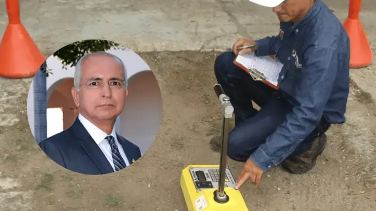 Rodrigo Meléndrez Amavizca explica los riesgos de manipular este material. (Foto: Especial/EXPRESO)