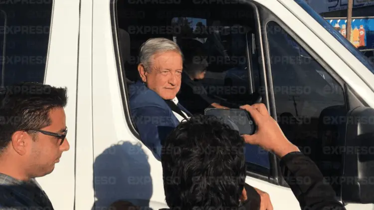AMLO viajó a Hermosillo en un avión de la Fuerza Aérea Mexicana. (Foto: Jorge Flores/EXPRESO)