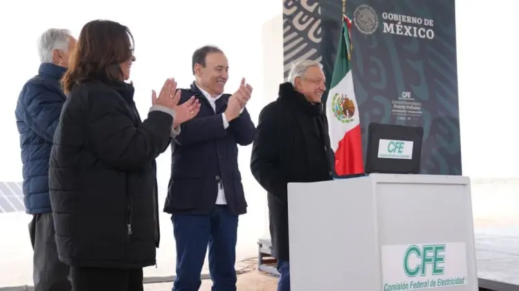 Andrés Manuel López Obrador, presidente de México, y Alfonso Durazo, gobernador de Sonora, dando por inaugurada la planta. (Foto: Cortesía)