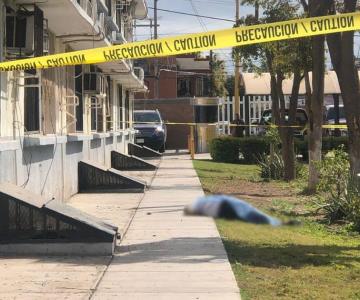 Muere hombre al caer de un cuarto piso en Ciudad Obregón