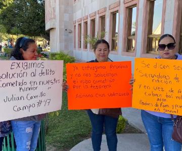 Madres se manifiestan en jardín de niños Julian Carrillo en Obregón