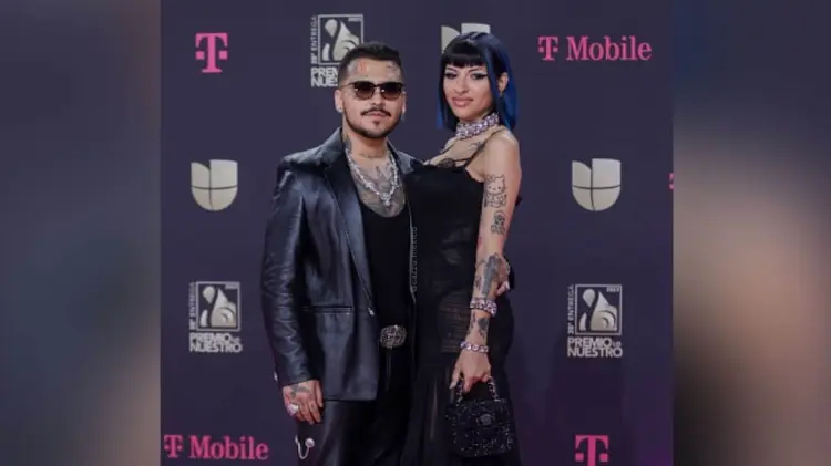 Christian Nodal y Cazzu en la gala del Premio Lo Nuestro 2023. (Foto: Tomada de redes)