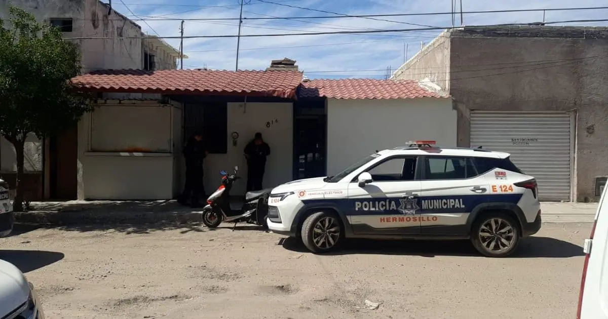 Hombre sorprendido desmantelando minisplit se cae desde 3 metros de altura