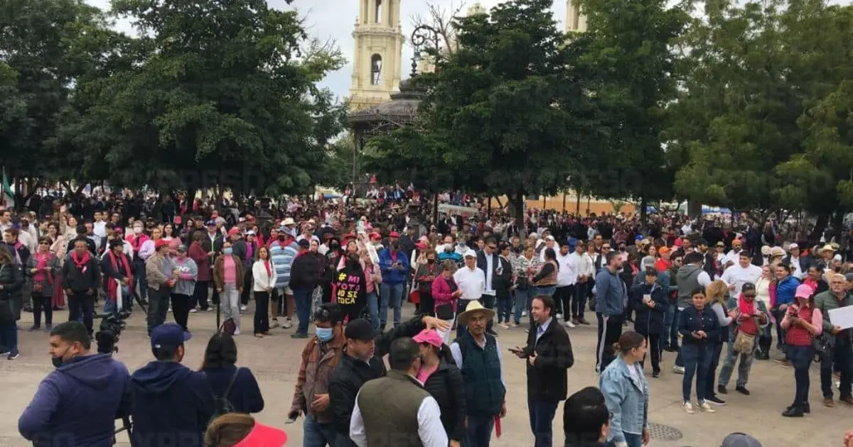 Hermosillenses se manifiestan en defensa del INE