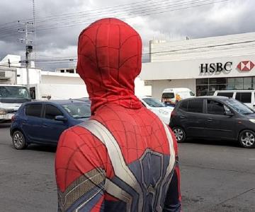 Pancho Parker sorprende con sus acrobacias a ciudadanos de Obregón