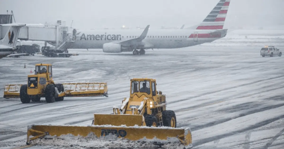 Nevadas en California dejan sin electricidad a más de 120 mil ciudadanos