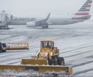 Nevadas en California dejan sin electricidad a más de 120 mil ciudadanos