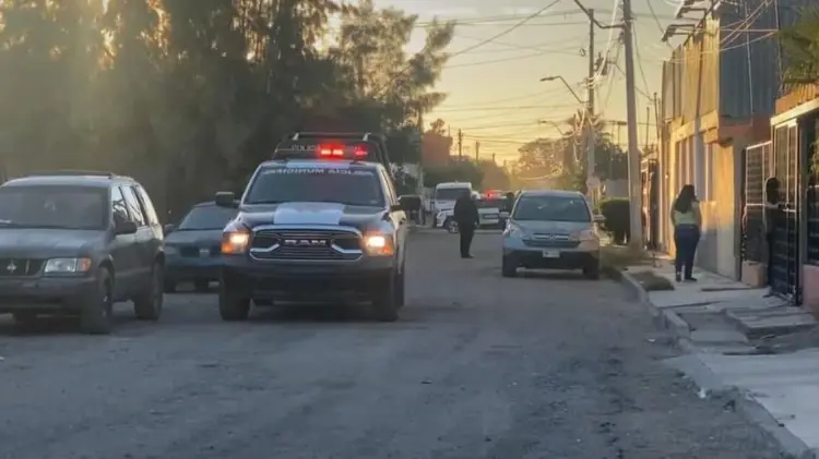 Elementos de la Policía Municipal arribaron al lugar de los hechos como primeros respondientes. (Foto: Especial / EXPRESO)