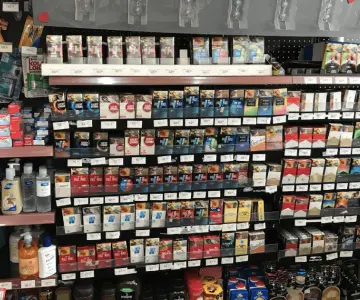 Exhibidores de tiendas Oxxo vuelven a mostrar cigarros sin restricción
