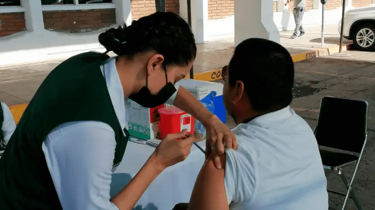 Vacunación Drive Thru (Foto: John Castellón/EXPRESO)