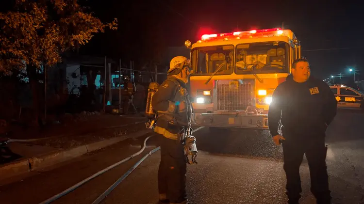 Elementos del Departamento de Bomberos en Navojoa. (Foto: John Castellón / EXPRESO)
