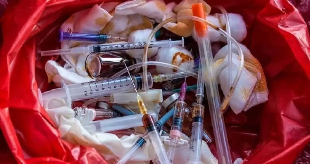 Encuentran desechos biológicos en playa de Huatabampito
