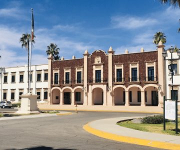 Estudiantes de la Unison sufren estragos al regresar a clases tras la huelga