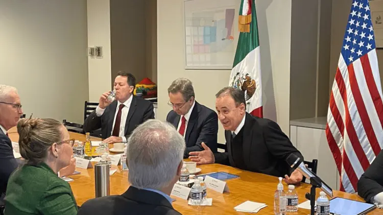 Alfonso Durazo se reúne con empresas de microprocesadores. (Foto: Especial/EXPRESO)