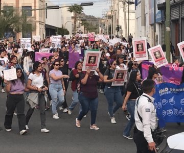 Así se lleva a cabo la marcha del #8M en Hermosillo