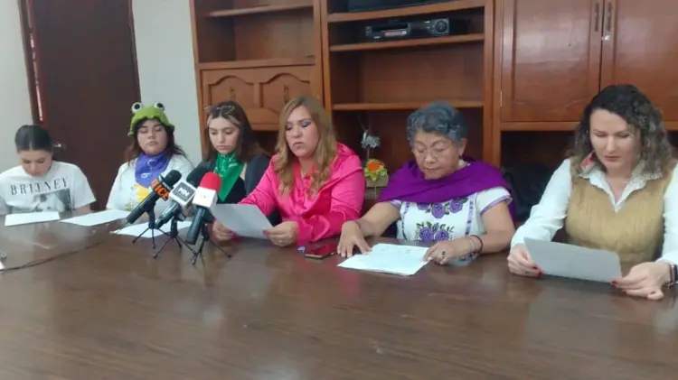 Integrantes de colectivos feministas hablaron sobre la marcha del 8M (Foto: Especial / EXPRESO)