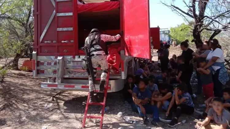 129 migrantes viajaban en condiciones de hacinamiento (Foto: Especial/EXPRESO)