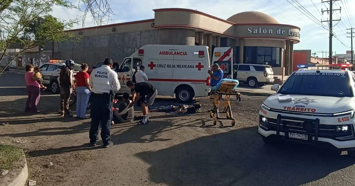 Choque en bulevar Mazón López deja a dos hombres en el hospital