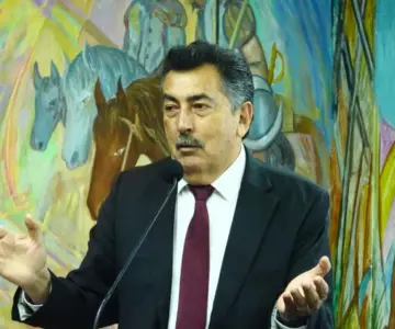 "Olvidan soy el mando superior": Javier Lamarque a policías manifestantes