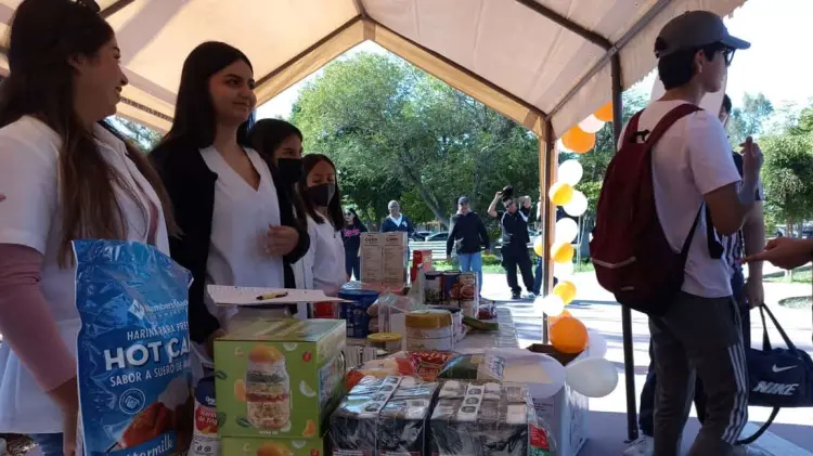 Alumnos de Ciencias Nutricionales organizan colecta de alimento