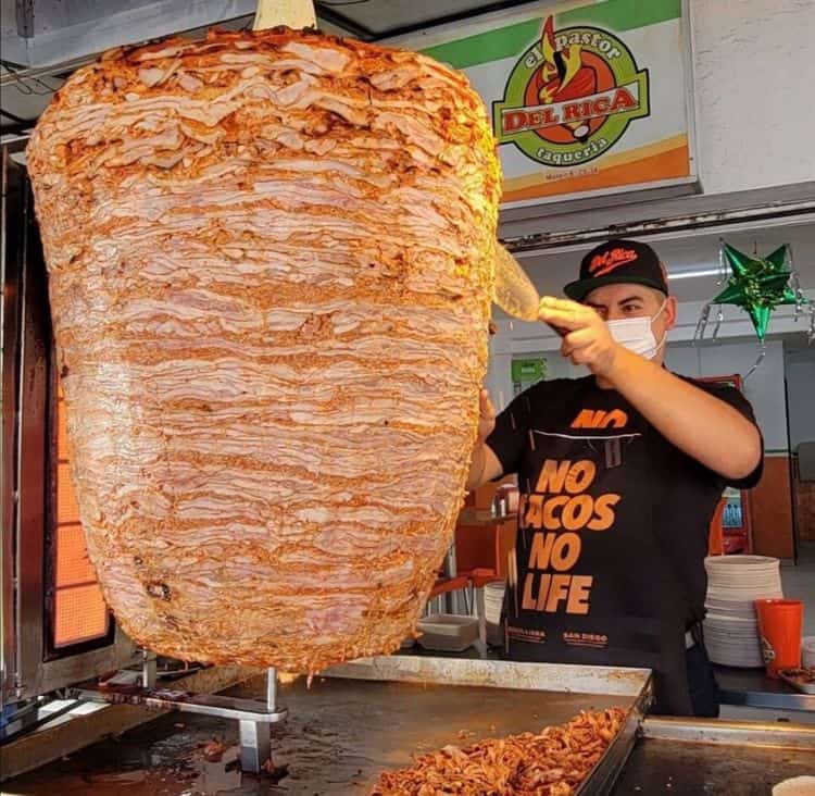 Esto cuesta comer en la taquería de El Canelo Álvarez