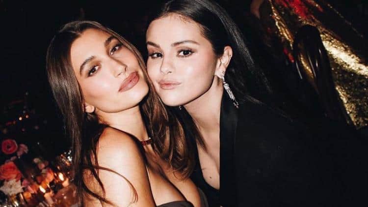 ¡Le mandó mensaje! Selena Gomez defiende a Hailey Bieber del acoso en redes
