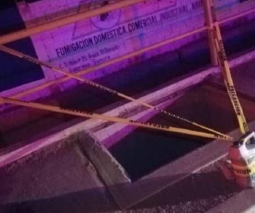 Rescatan a hombre que cayó en un registro abierto en Guaymas