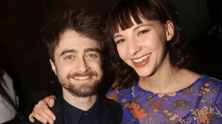 Daniel Radcliffe y Erin Darke. (Foto: Redes / EXPRESO)
