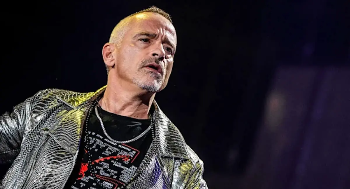 Eros Ramazzotti abandona escenario en Madrid