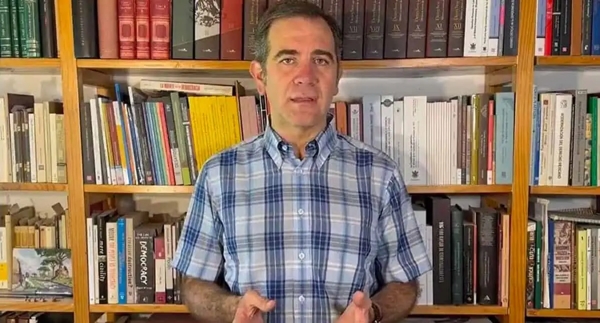 Lorenzo Córdova llama a nuevos consejeros a resistir embates