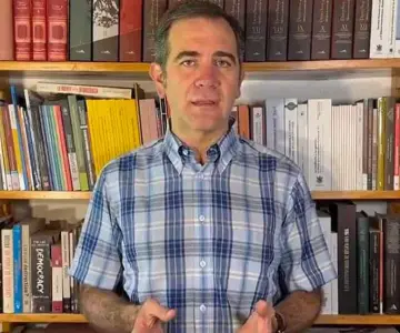 Lorenzo Córdova llama a nuevos consejeros a resistir embates