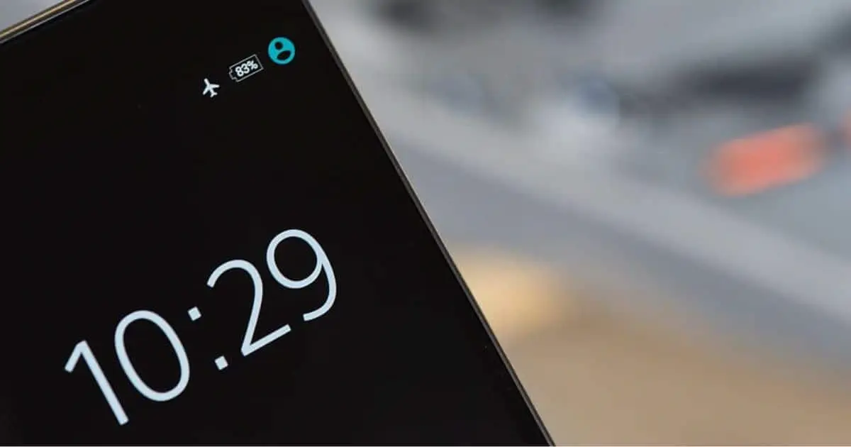 Celulares siguen horario de verano y confunden a miles de mexicanos