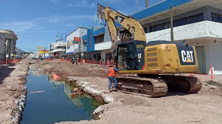 Reparaciones en la avenida Serdán han afectado a dueños de negocios (Foto: Especial/EXPRESO)