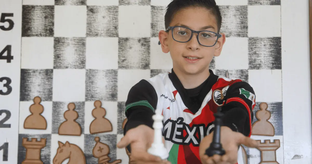 Mateo recorrerá el mundo gracias a su talento en el ajedrez