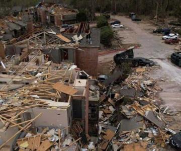 Tornados en EU dejan 32 fallecidos hasta el momento