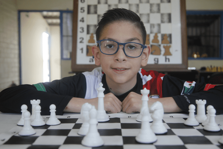 Mateo recorrerá el mundo gracias a su talento en el ajedrez