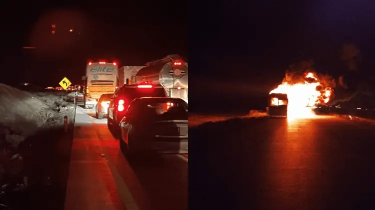 El autobús resultó calcinado a causa de una falla mecánica. (Foto: Cortesía)