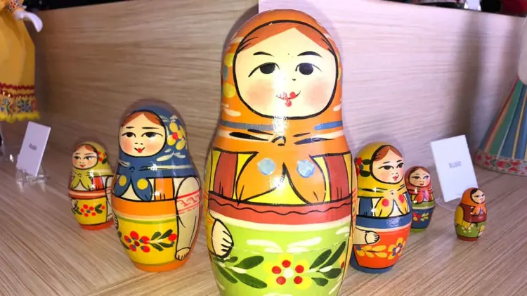 Exponen un Mundo de muñecas en Cócorit
