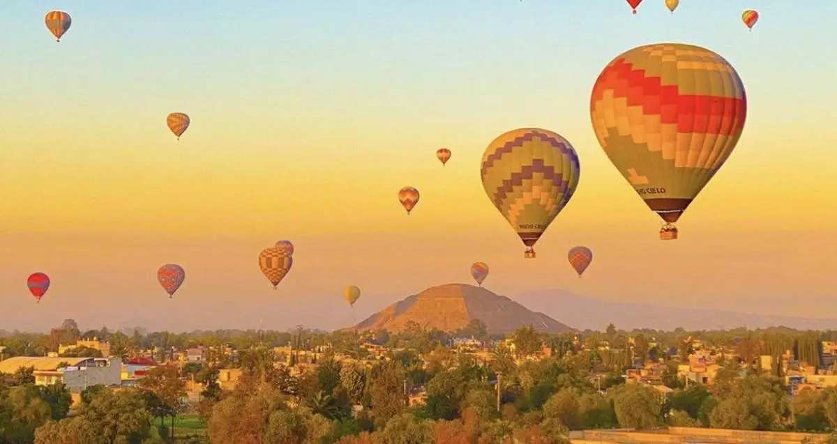 Suspenden dos vuelos de globo aerostático en Teotihuacán