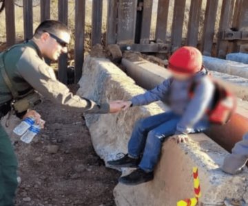 Traficantes de humanos abandonan a dos niños en frontera