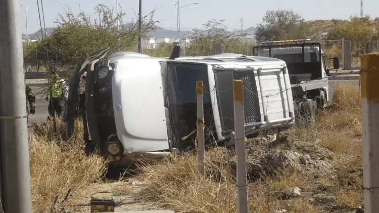 El conductor del vehículo resultó ileso del accidente. (Foto: Jesús Ballesteros/EXPRESO)