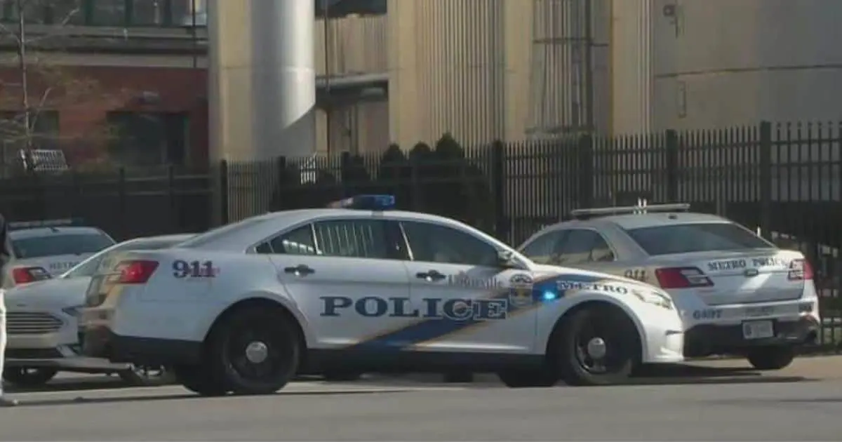 Tiroteo en un banco de Louisville deja 5 muertos