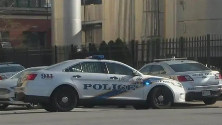 Elementos de policía acudieron al lugar para neutralizar la agresión. (Foto: Tomada de redes)