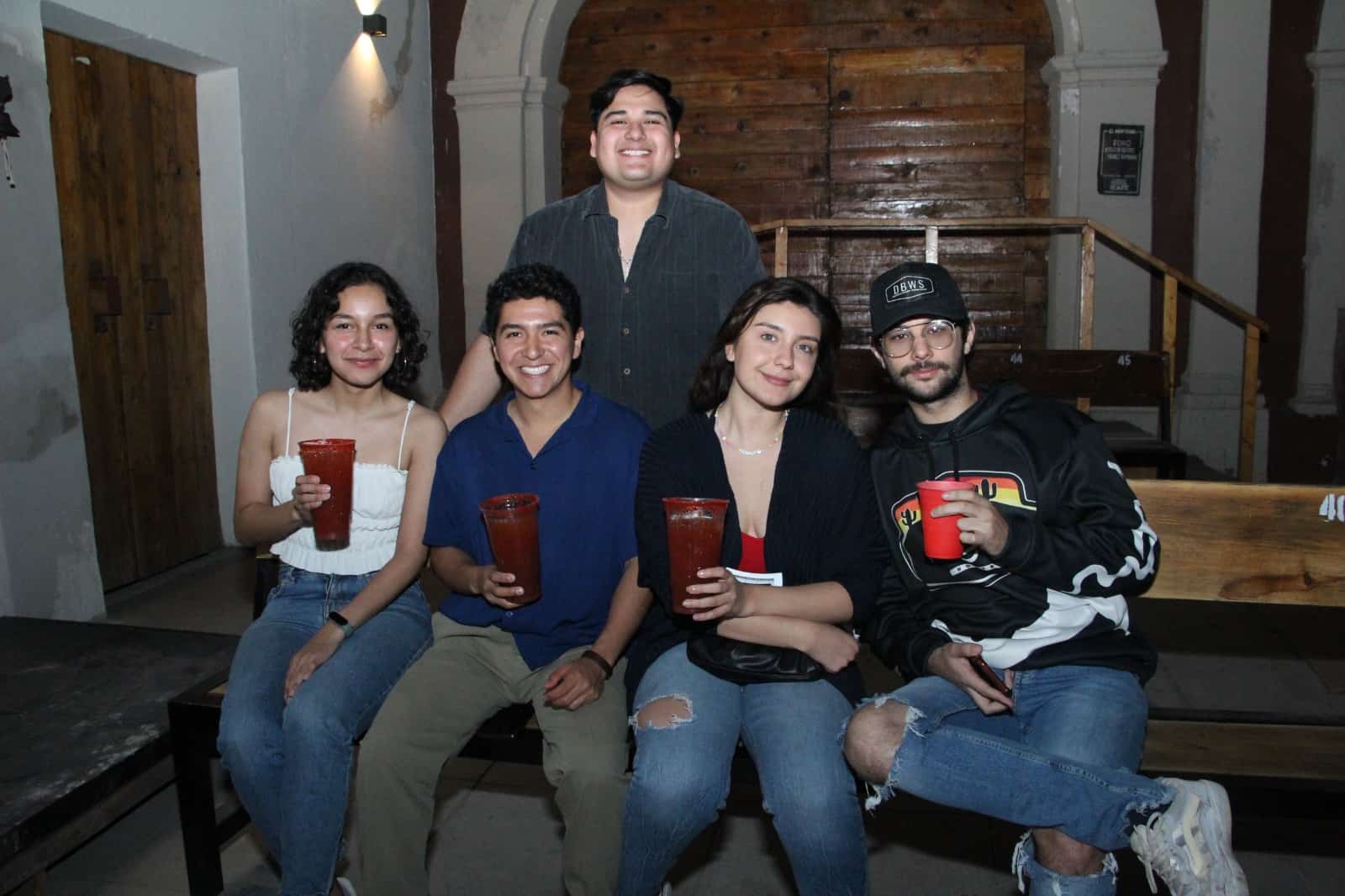 Gozan de arte y música con los amigos