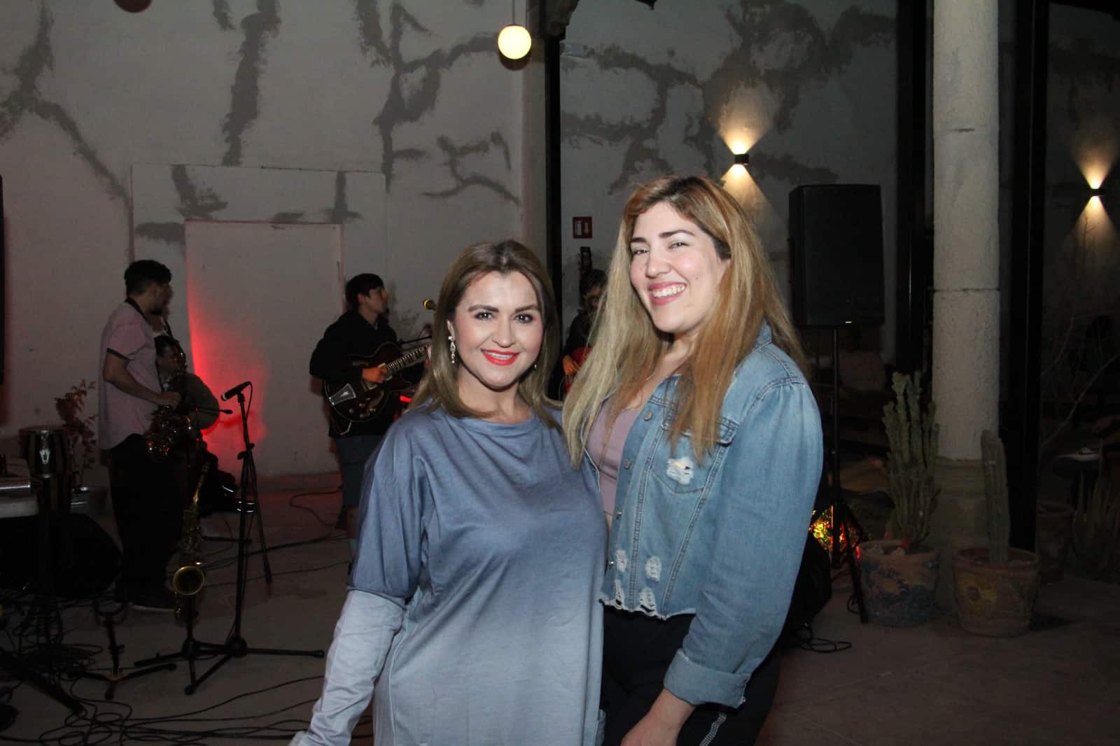 Gozan de arte y música con los amigos